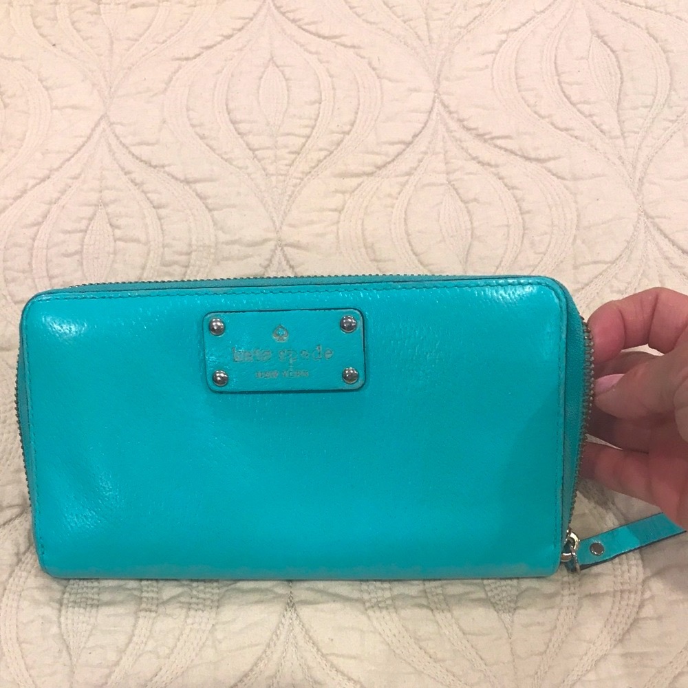 Chic Kate Spade Wallet - Clutch
